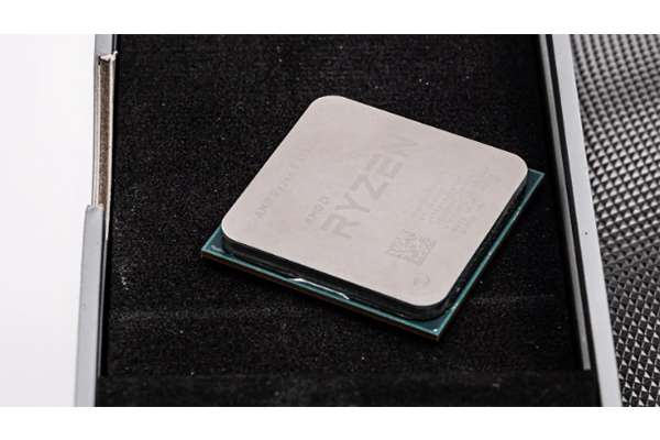 AMD锐龙9-3950X-1.jpg