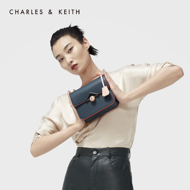 charles&keith2020秋冬链条小方包